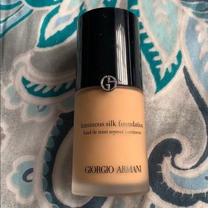 Giorgio Armani Luminous Silk Foundation